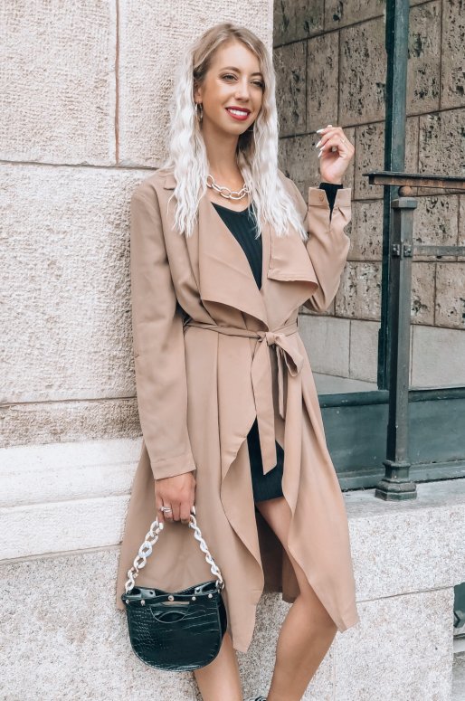 Veste légère de style trench coat, couleur beige Veste légère de style trench coat, couleur beige