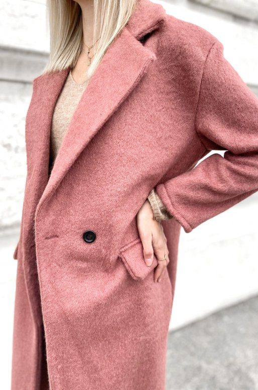 Long manteau de couleur rose