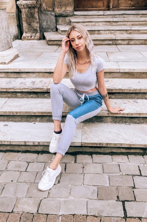 Pantalon de jogging gris avec détail en jean