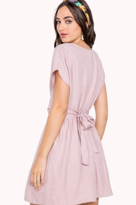 Robe mauve manches courtes à nouer à l'arrière