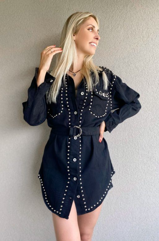 Robe chemise noire à clous