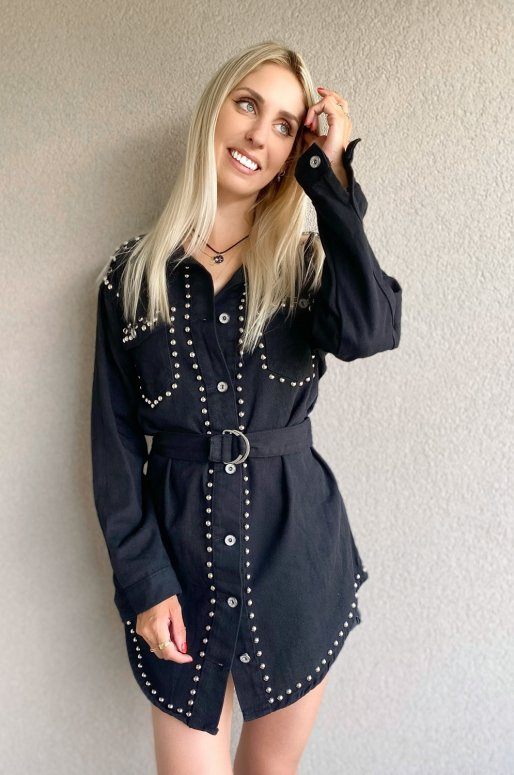 Robe chemise noire à clous