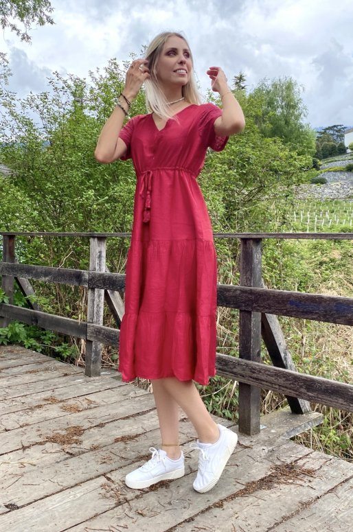 Longue robe rouge de style bohème
