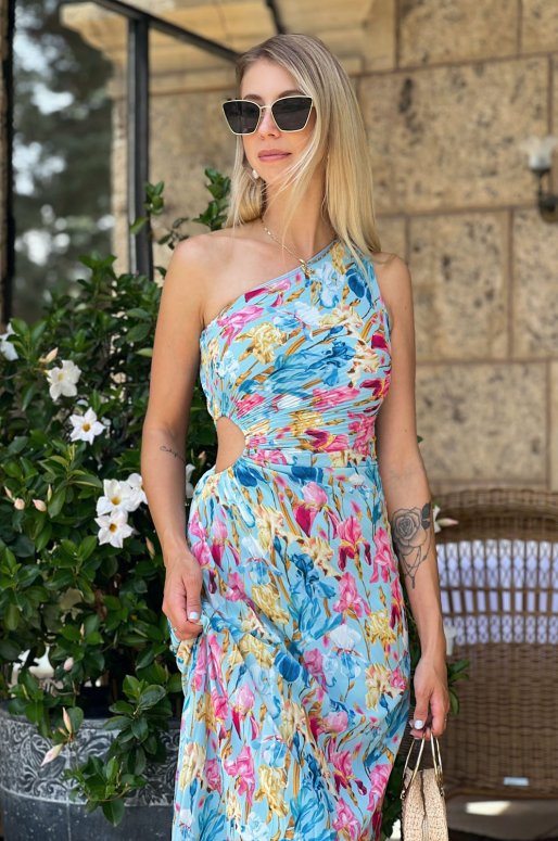 Robe à fleurs plissée en diagonale de couleur bleue