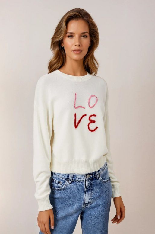 Pull en tricot avec inscription LOVE